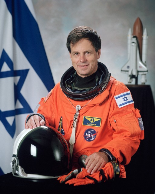 رائد الفضاء الصهيوني Ilan Ramon، [المصدر:science.co.il]